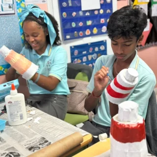 Here’s a sneak peek into art class with some of our 8th graders! Guided by one of The Bahamas’ most talented art teachers, they’ve been working incredibly hard on their portfolios all term. We love seeing their creativity and confidence grow with every piece they create.